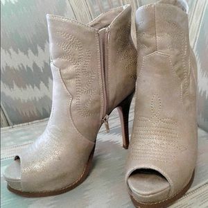 Miranda Lambert shoe boot